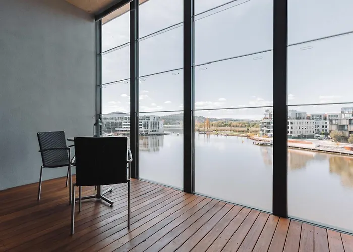 Stunning 1-Bed Above Foreshore With Water Views