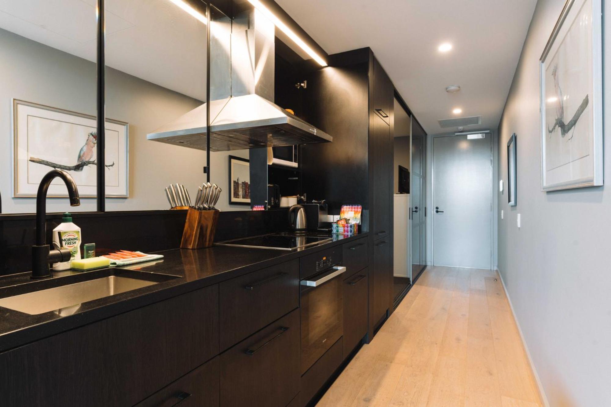 Apartment Stunning 1-bed Above Foreshore With Water Views