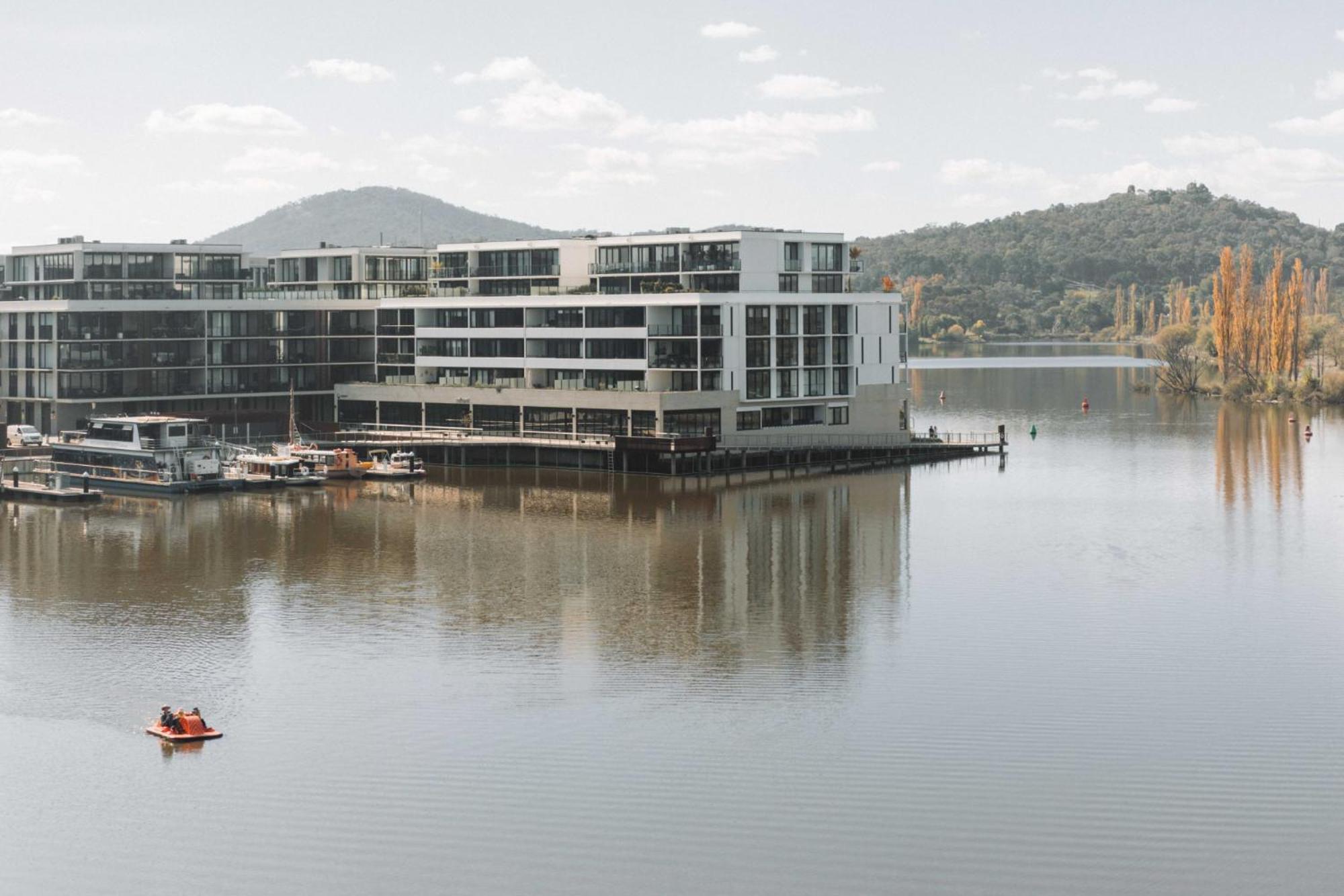 Stunning 1-bed Above Foreshore With Water Views *